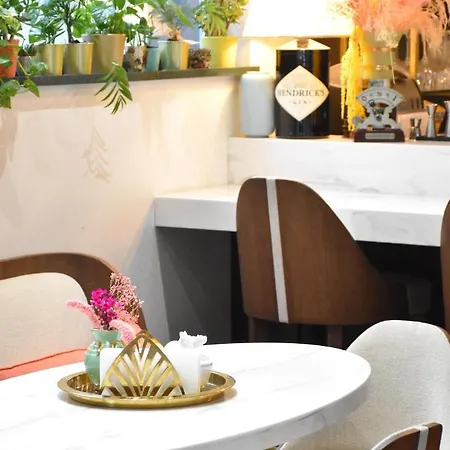 Cosmopolitain Hotel 3*